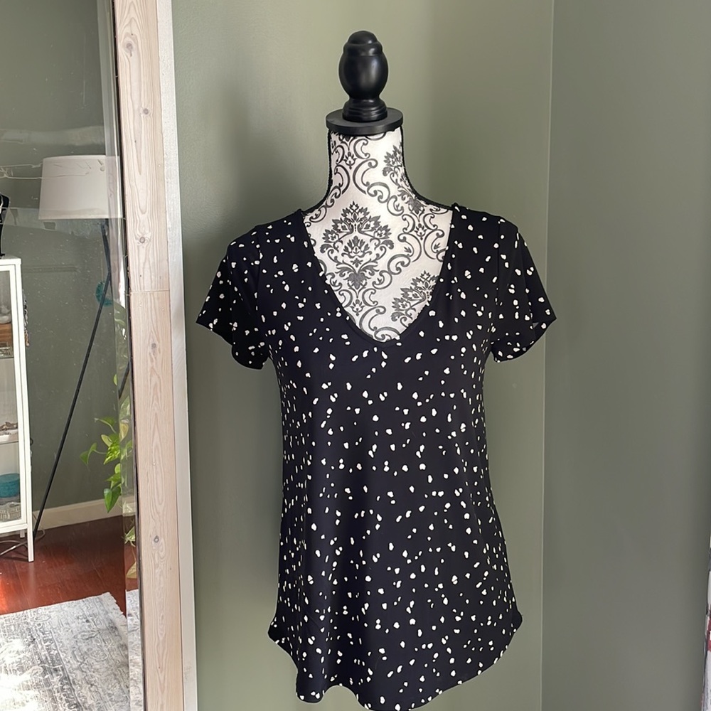 ✨NWT✨ Kaileigh Criss-cross back Black & White Blouse XS